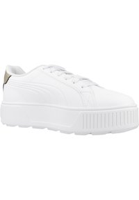 Zapatillas blancas de plataforma realizadas en material sintético liso, con punta redonda, diseño con cordones y un acento dorado en el talón.