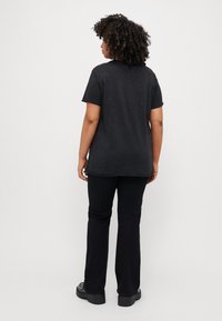 ONLY Carmakoma CARMIKO LIFE WASHED TEE - T-shirt estampada - black