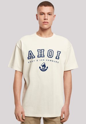 AHOI KNUT & JAN HAMBURG - Print T-shirt - sand