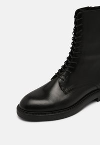 Vagabond ALEX W - Stivaletti stringati - black