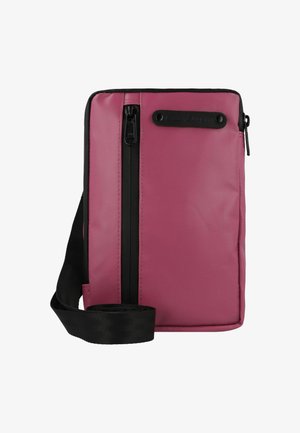 Greenburry UPCYCLED TARPAULIN - Bandolera - fuchsia