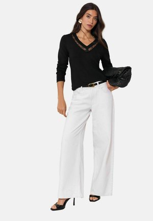 Lipsy, LACE INSERT JUMPER - Svetrík - black