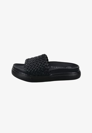 Sandalia tipo slide negra con tira gruesa tejida y suela gruesa, con la marca "bugatti" en la plantilla.
