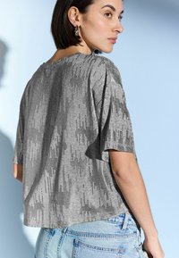 Next REGULAR FIT - Felső - silver