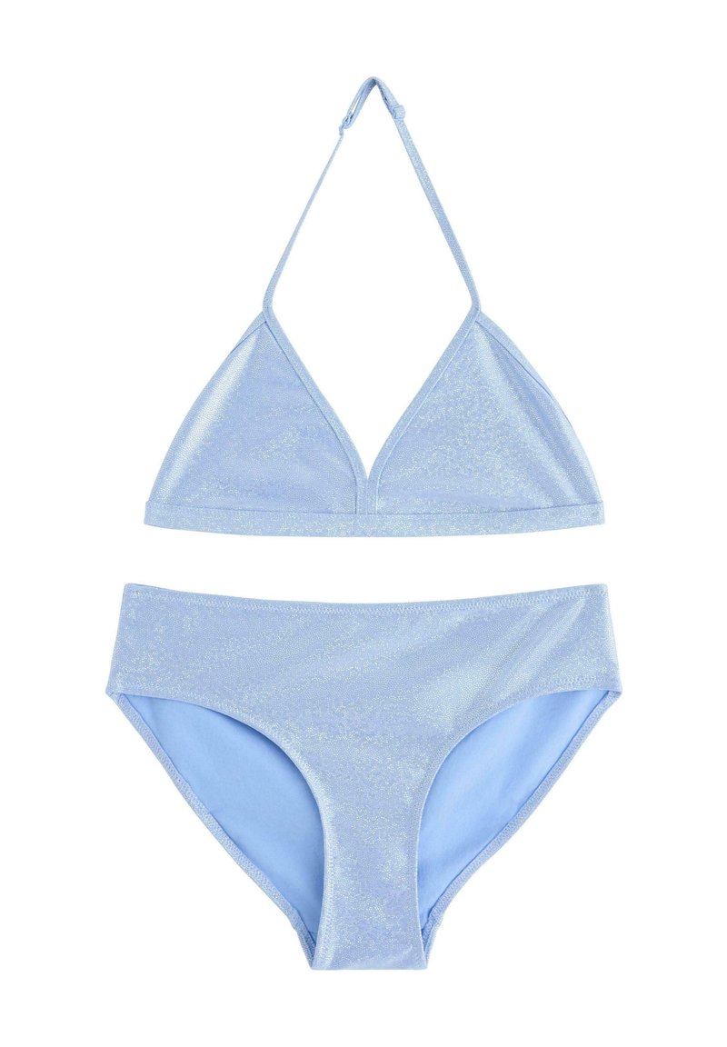 Niebieski zestaw bikini z trójkątnym stanikiem na cienkich ramiączkach oraz dopasowanymi wysokimi majtkami, obydwa o subtelnej błyszczącej strukturze.