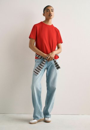 Next, REGULAR FIT - CREW NECK T-SHIRT - Basic T-shirt - red