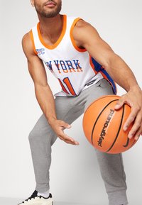 Nike Performance NBA CITY EDITION NEW YORK KNICKS JALEN BRUNSON - NBA krekls - white