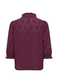 Blouse en dentelle violette avec col haut à volants, manches trois-quarts bouffantes et texture à motif diamant, vue de dos.