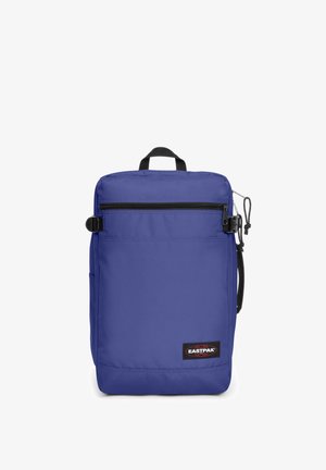 Violetti Eastpak-reppu, jossa on pääosasto, edessä vetoketjullinen tasku, yläkahva ja säädettävä olkahihna. Valmistettu kestävästä kankaasta.