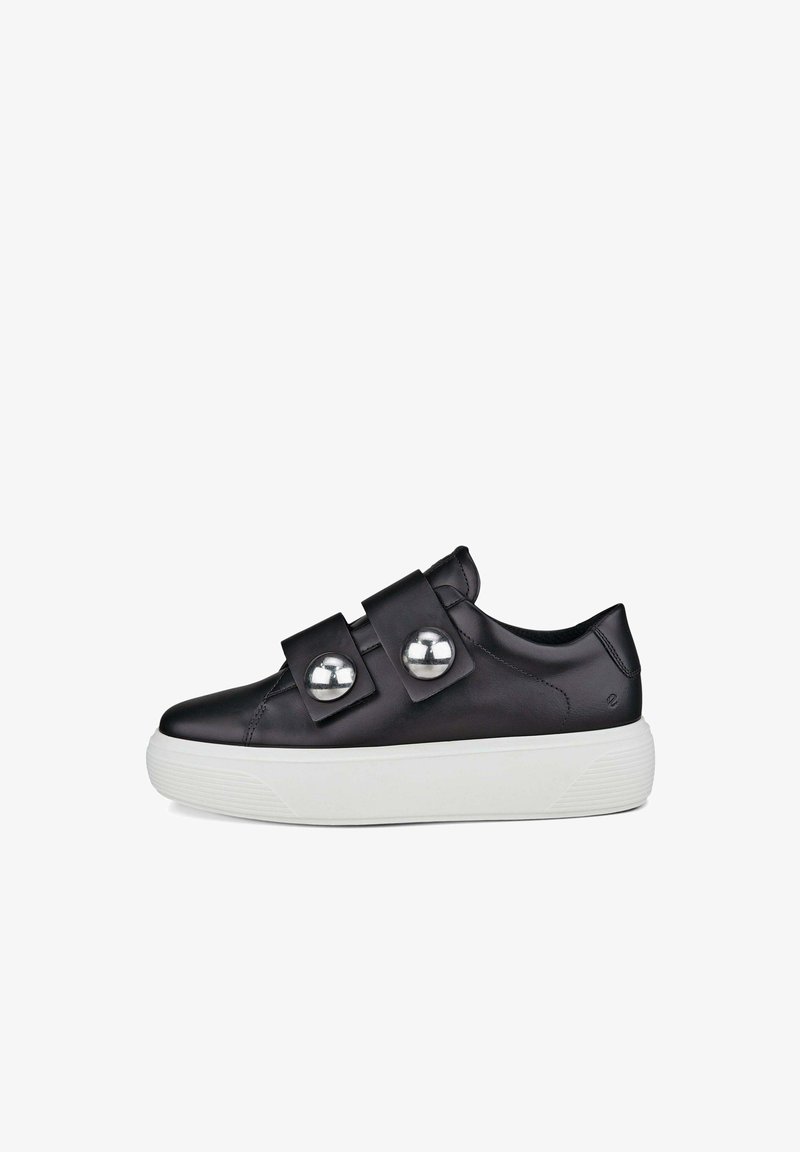 Sneaker nere in pelle con due grandi accenti rotondi argentati, dotate di ampietti cinturini in velcro e una suola bianca texture.