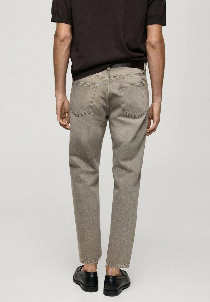 Mango Vaqueros tapered grey denim/denim gris