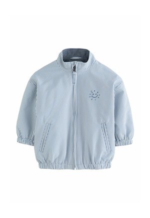 Hellblau-weiß gestreifte Reißverschlussjacke für Kinder mit elastischen Bündchen, zwei vorderen Taschen und einem kleinen Sonnensymbol auf der Brust.