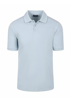 Lichtblauw polohemd met korte mouwen, een kraag en twee knopen, eenvoudig ontwerp, getoond op een witte achtergrond.