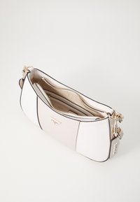 Thumbnail Image 4