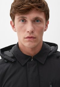 s.Oliver MANTEL MIT WETTERRESISTENTEN EIGENSCHAFTEN - Kurzmantel - black