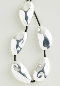 Next STATMENT PEBBLE - Kaelakee - silver tone