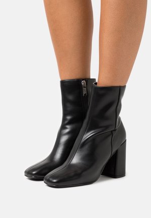 Steve Madden, Bottines à talons hauts - black