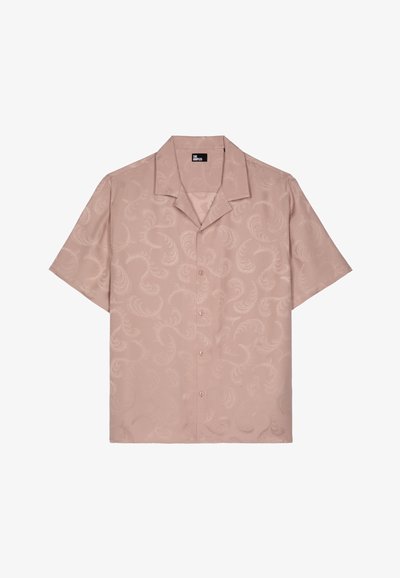 Korte mouwen overhemd van lichtroze stof met een subtiel wervelend patroon, voorzien van een traditionele kraag en knoopsluiting.