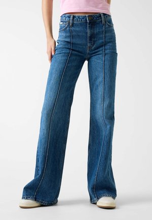 HIGH-WAIST - Flared Jeans - blau