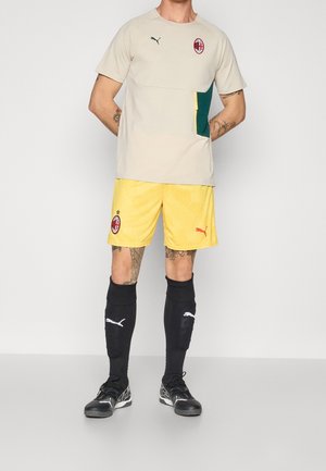 Puma, Korte broeken - yellow