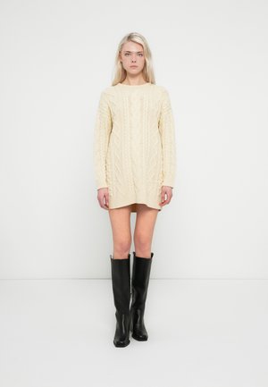 CABLE SWEATER DRESS - Robe pull - chino