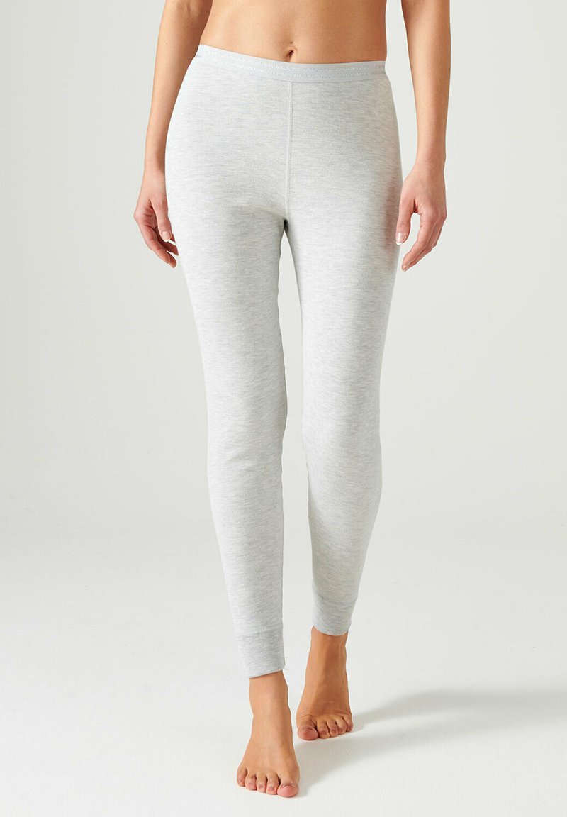 Leggings grigi chiaro, aderenti, realizzati in un tessuto morbido, caratterizzati da un design semplice con una vita a coste e caviglie affusolate.