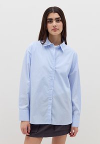 THIN STRIPES - Camisa - white light blue