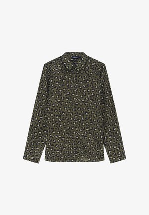 Koszula w wzór lamparta w oliwkowym kolorze, z długimi rękawami, klasycznym kołnierzykiem, guziczkami z przodu oraz kontrastowymi czarnymi i białymi plamkami zwierzęcymi.