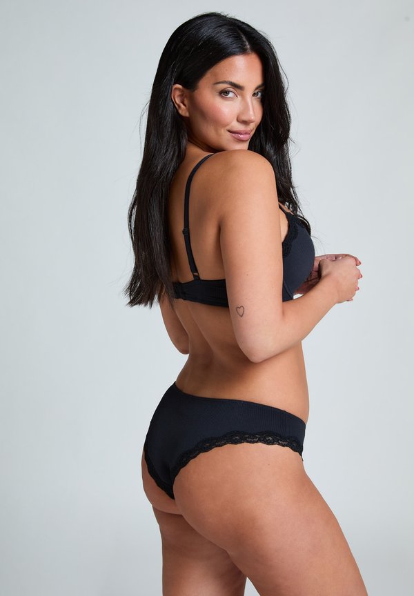 LOLA BRAZILIAN - Briefs4