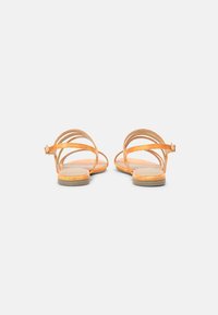 Tamaris Sandaalit nilkkaremmillä - orange