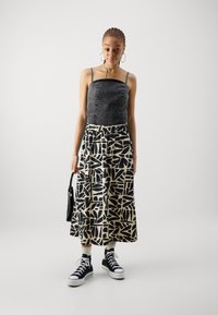 ONLY ONLTOMIA BERRY LONG SKIRT - Trapecinis sijonas - black