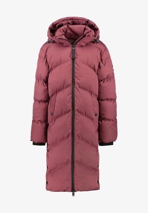 Lange, bordeauxrode pufferjas met een capuchon, met een rits aan de voorkant en een chevronpatroon, geschikt voor koud weer.