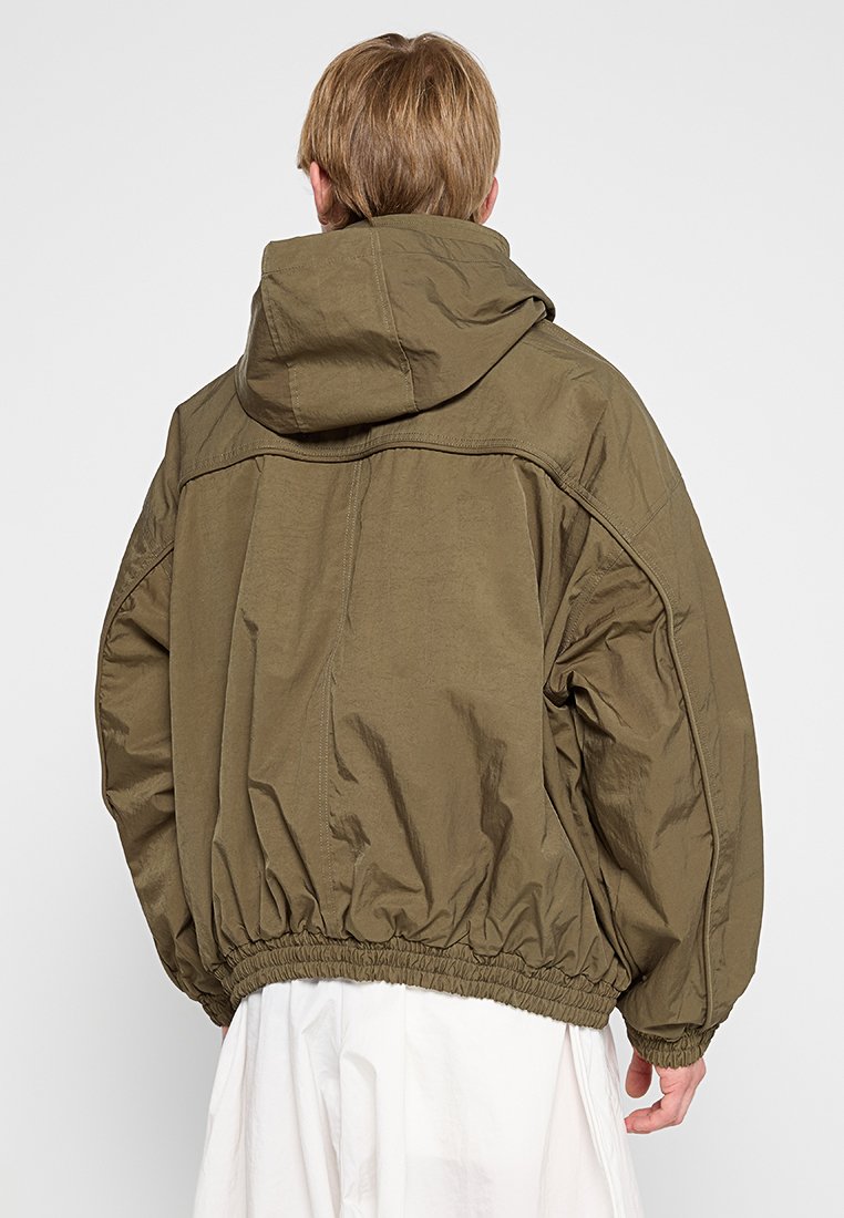 Leichte Jacke