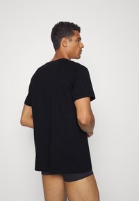 BOSS COMFORT 2 PACK - Podkoszulki