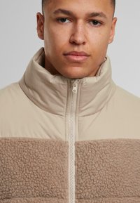 Urban Classics Vinterjakke - darktaupe