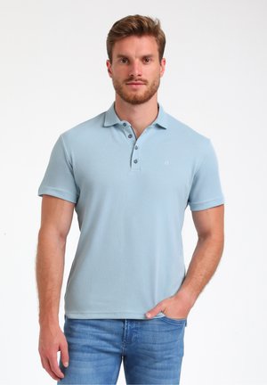 - Koszulka polo