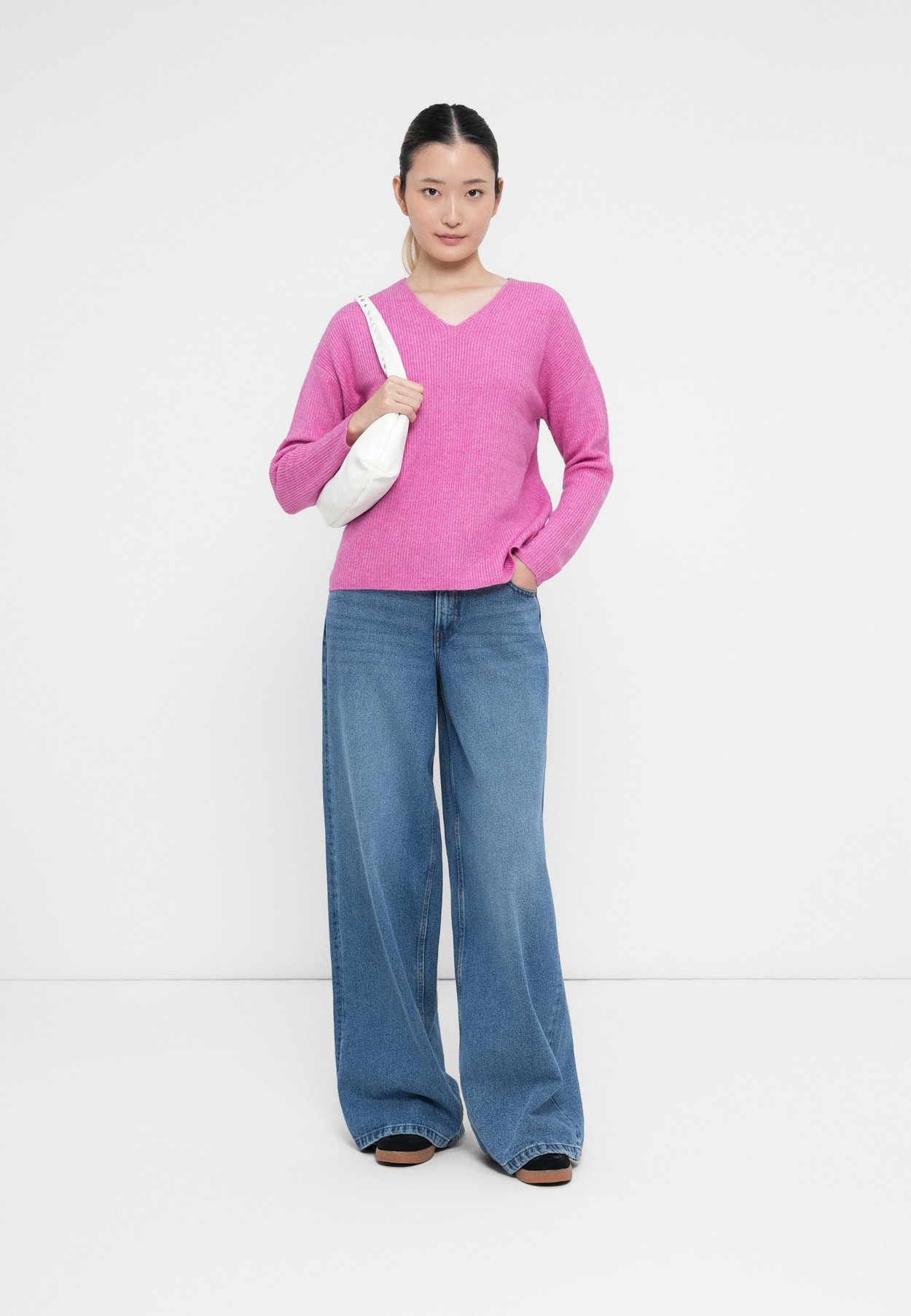 ONLCAMILLA V-NECK L/S PULLOVER KNT NOOS