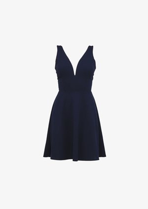 Granatowa sukienka z głębokim dekoltem w kształcie litery V, dopasowanym górnym stanem i rozkloszowanym dołem. Wykonana z gładkiego materiału, posiada szerokie ramiączka.