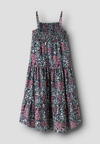 Abito midi floreale con corpetto arricciato, gonna a strati e spalline sottili. Presenta uno sfondo blu navy con fiori rosa, bianchi e verdi sparsi.