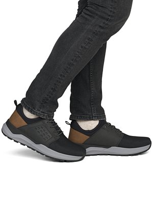 Rieker, RIEKER SLIPPER 06058 - Trainers - black