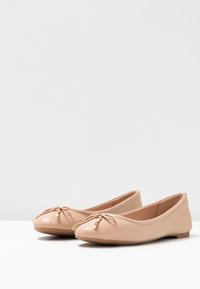 ALDO Wide Fit Ballerinaskor - nude