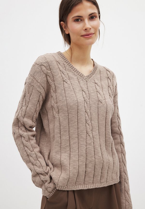 CABLE - Strickpullover - beige