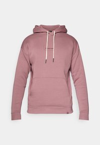 Pulover hoodie u mekanom ružičastom materijalu s kenguruvim džepom, kapuljačom s vezicom i crnim tekstualnim logotipom na prsima. Džepovi i donji rub su rebrasti.