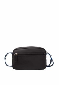 Bolso bandolera rectangular negro hecho de material texturizado, con cierre de cremallera y una correa ajustable con un diseño azul.