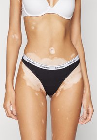 Calvin Klein Underwear THONG MODERN LOGO 3 PACK  - Stringit - black/grey heather/café fun