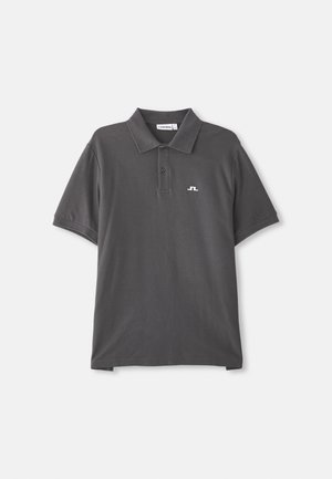 Polo à manches courtes en gris foncé, doté d'un col classique, de deux boutons et d'un petit logo blanc sur la poitrine gauche. Matériau en coton.