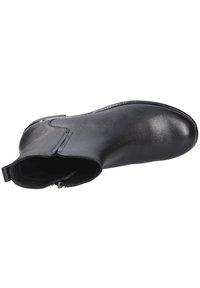 Stivaletto in pelle nera con una texture liscia, punta rotonda, cerniera laterale e linguetta per facilitare l'indosso. Design essenziale, adatto per diverse occasioni.