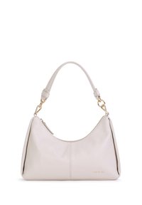 Borsa in pelle beige chiaro con silhouette curva, manico superiore, accessori in tono oro e un logo impresso in modo sottile sulla parte anteriore.