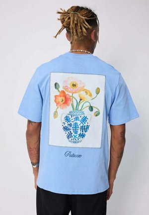 FRILIVIN, T-SHIRT À MOTIF RECTO VERSO - T-shirt imprimé - bleu
