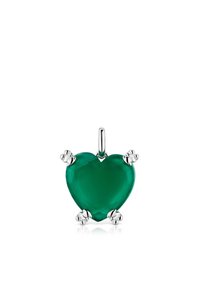 Ciondolo verde a forma di cuore realizzato in pietra lucida, sostenuto da montature in argento a artiglio, con una superficie lucida e liscia dal finish riflettente.